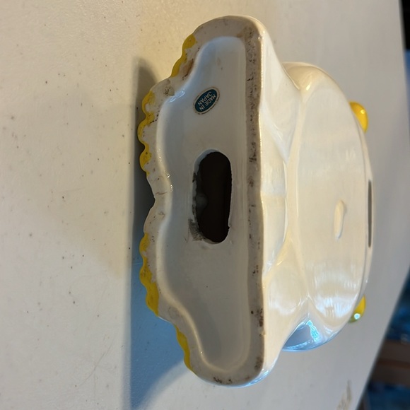 Vintage Hippo bank made in China. Has no stopper. Flat will sit against wall - Picture 3 of 5